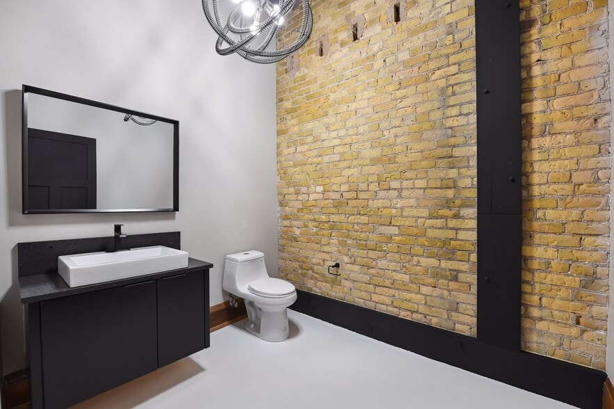 More Photos Of 244 Water St, Excelsior Storefront Retail Office For Lease