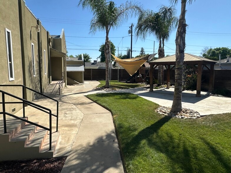 More Photos Of 1001 W Noble Ave, Visalia Specialty For Sale