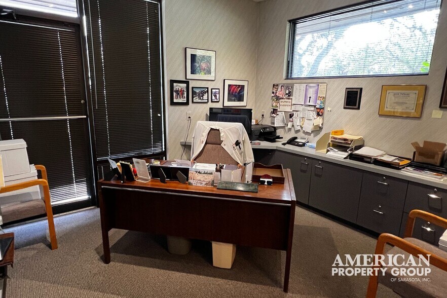 More Photos Of 3920 Bee Ridge Rd, Sarasota Medical For Sale