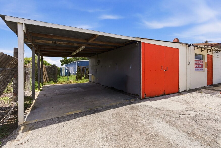 More Photos Of 8710 E Colonial Dr, Orlando Auto Dealership For Lease