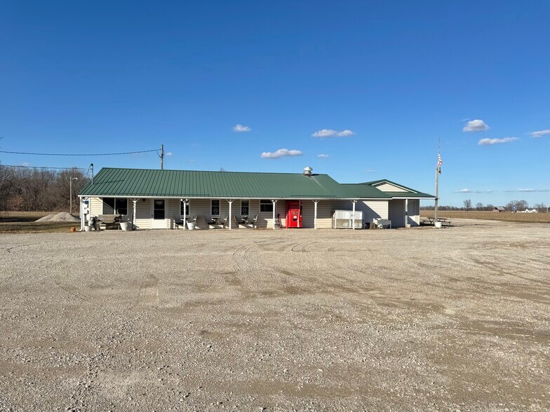 More Photos Of 11489 E Clarksville Rd, Marshall Restaurant For Sale