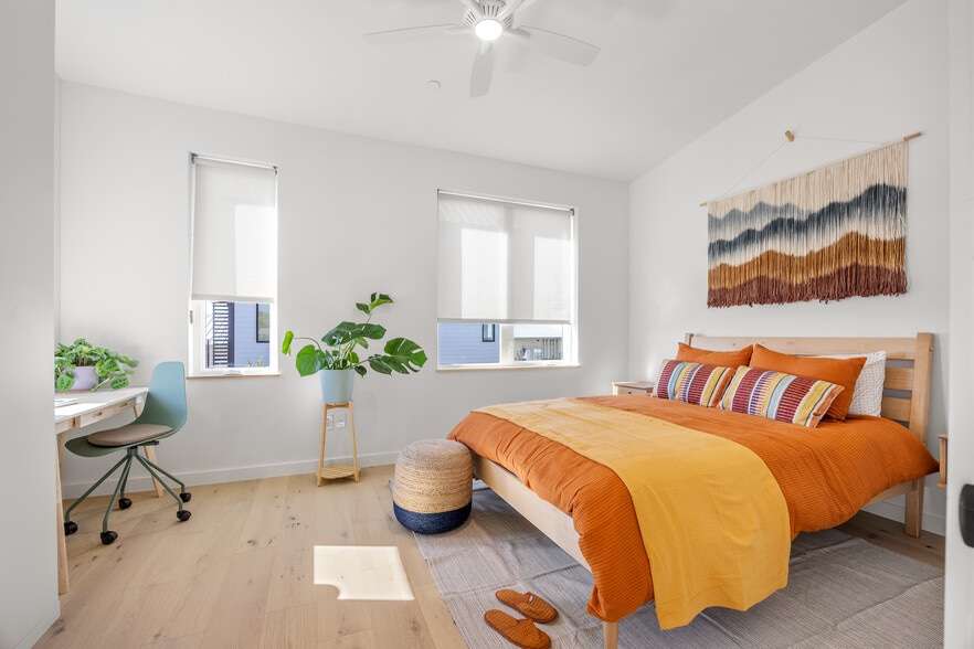 More Photos Of 1911 Dutton Dr, San Marcos Office Residential For Sale