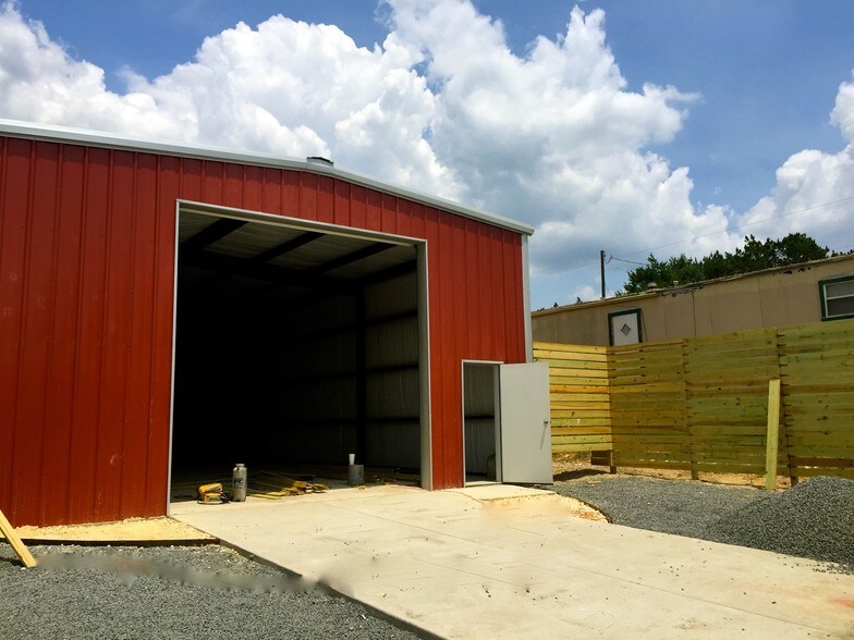 More Photos Of 15114 Iowa St, Austin Self Storage For Sale