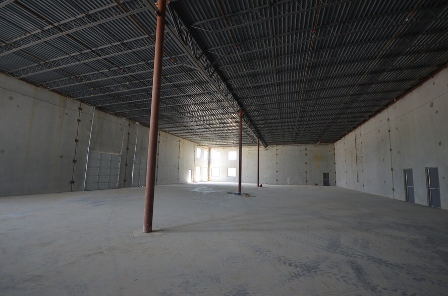 More Photos Of 9503 Brown Ln, Austin Warehouse For Lease