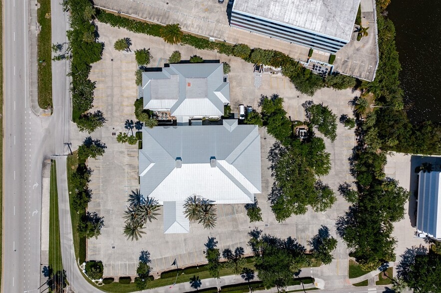 More Photos Of 2750 Indian River Blvd, Vero Beach Medical For Lease