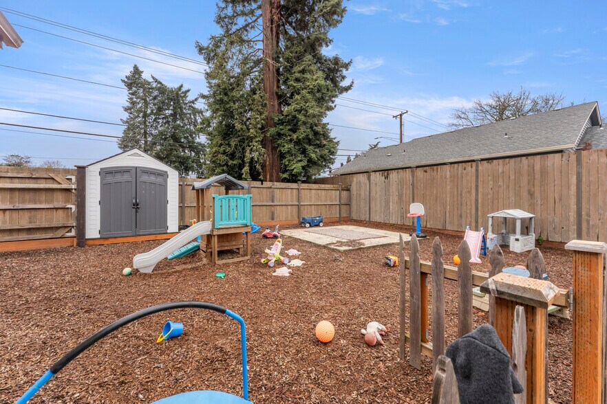 More Photos Of 2125 Coburg Rd, Eugene Healthcare For Sale