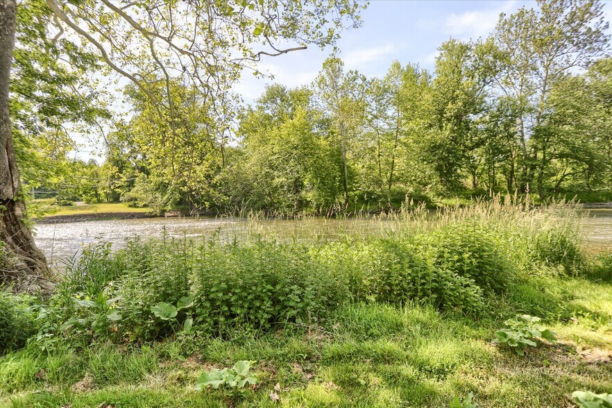 More Photos Of 1209 Mill Rd, Selinsgrove Industrial For Sale