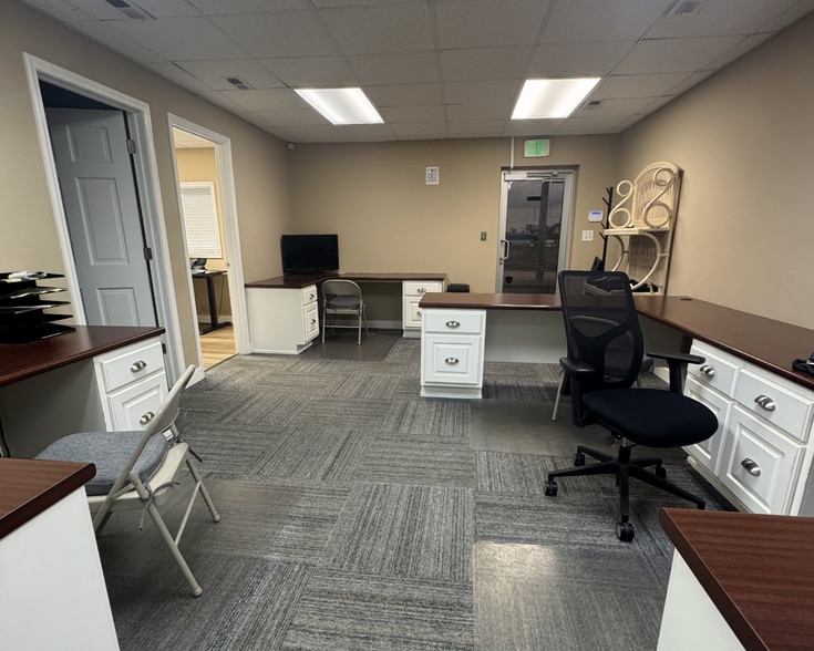 More Photos Of 2230 W Coliseum Blvd, Fort Wayne Office For Sale