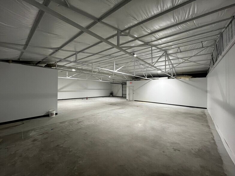 More Photos Of 2140 Beaufort Ave, North Charleston Light Distribution For Lease