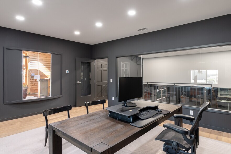 More Photos Of 12600 Triskett Rd, Cleveland Flex For Lease