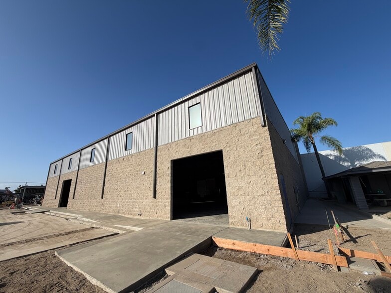 Primary Photo Of 2840 E La Cresta Ave, Anaheim Warehouse For Lease