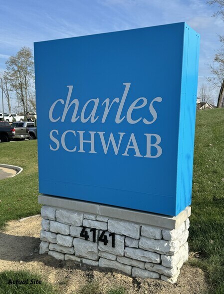 More Photos Of 4141 Heritage Center Dr, Copley Freestanding For Sale