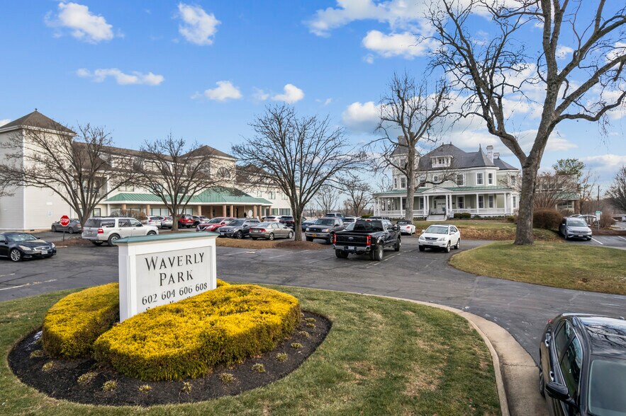 More Photos Of 604 S King St, Leesburg Office For Sale