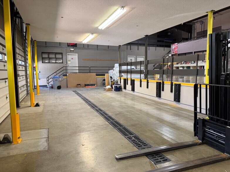 More Photos Of 5201 S 19th St, Lincoln Warehouse For Sale