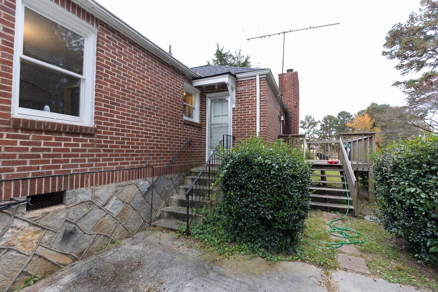 More Photos Of 330 S Culver St, Lawrenceville Loft Creative Space For Sale