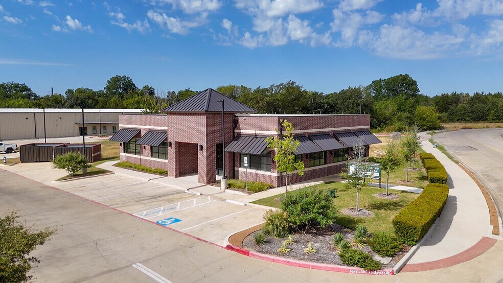 More Photos Of 3622 Duchess, Denton Coworking Space