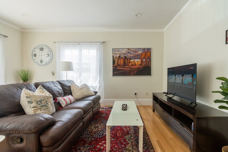 More Photos Of 256 29th St, Oakland Apartments For Sale