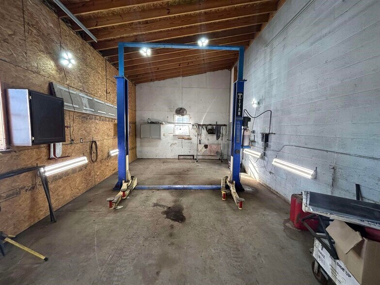 More Photos Of 2598 S State Road 121, Connersville Warehouse For Sale