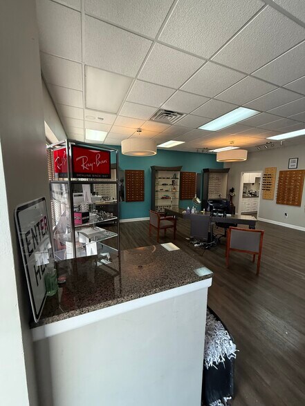 More Photos Of 10215 E 350 Hwy, Raytown Unknown For Lease
