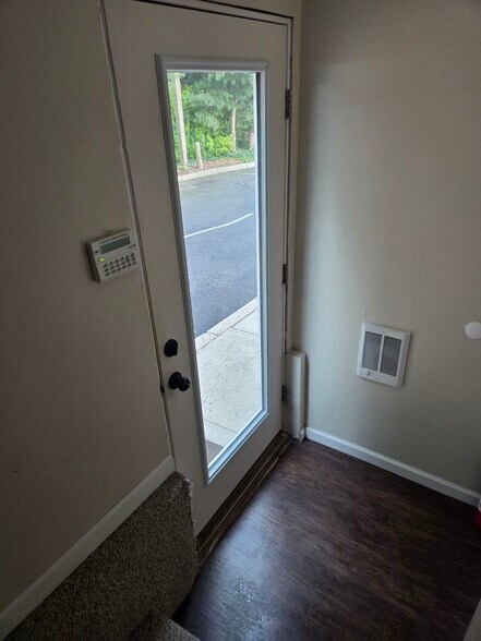 More Photos Of 366 Herbertsville Rd, Brick Medical For Lease