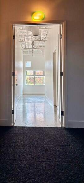 More Photos Of 2119-2133 Farrington St, Dallas Warehouse For Sale