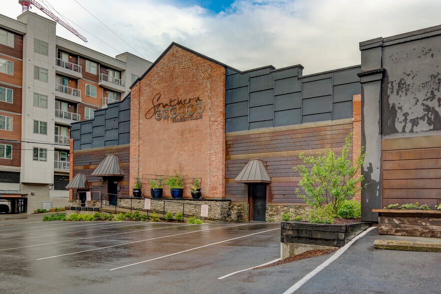 More Photos Of 114-116 17th Ave S, Nashville Office For Sale