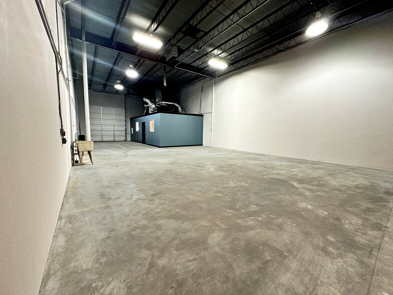 More Photos Of 6315 Skyline Dr, Houston Distribution For Lease