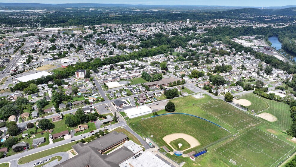 More Photos Of 1350 Balata St, Easton Warehouse For Sale