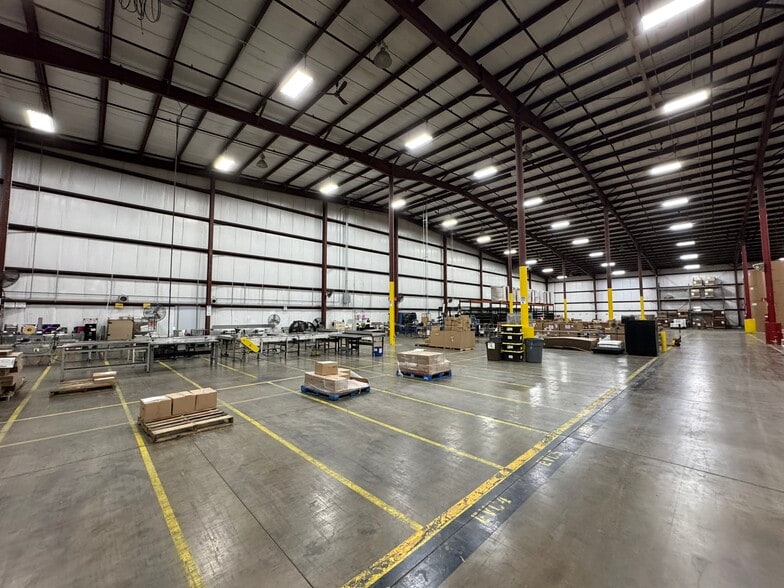 More Photos Of 8520 Martin Dr, Neenah Industrial For Lease