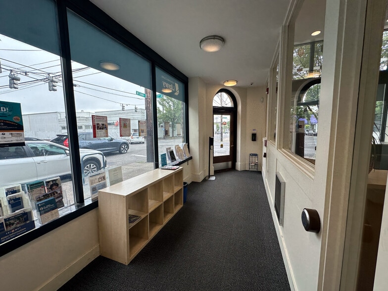More Photos Of 2300-2314 NW Thurman St, Portland Freestanding For Lease