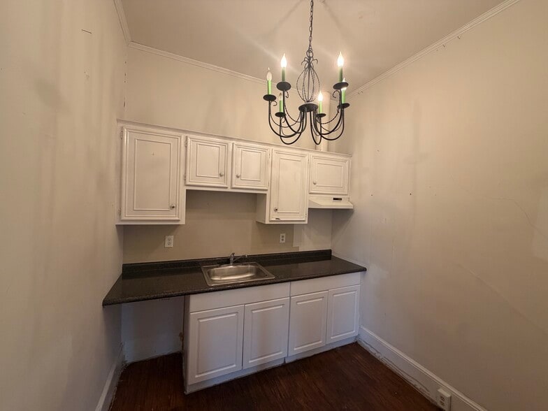 More Photos Of 2620 Main St, Columbia Apartments For Lease