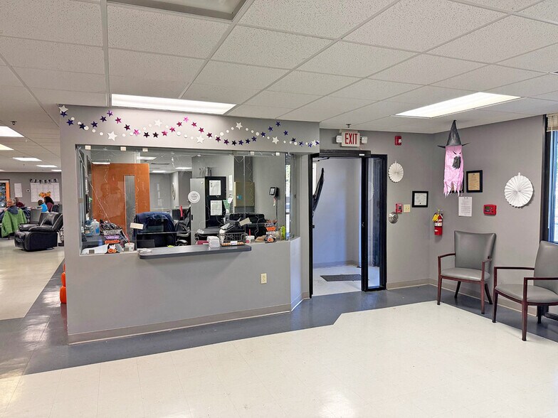 More Photos Of 2433 Regency Rd, Lexington Medical For Sale