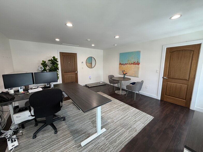 More Photos Of 390 E Walnut St, Pasadena Office For Lease