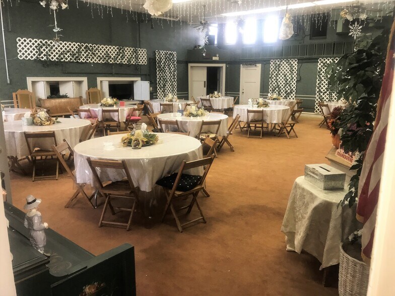 More Photos Of 329 E Moody Ave, New Castle Religious Facility For Sale