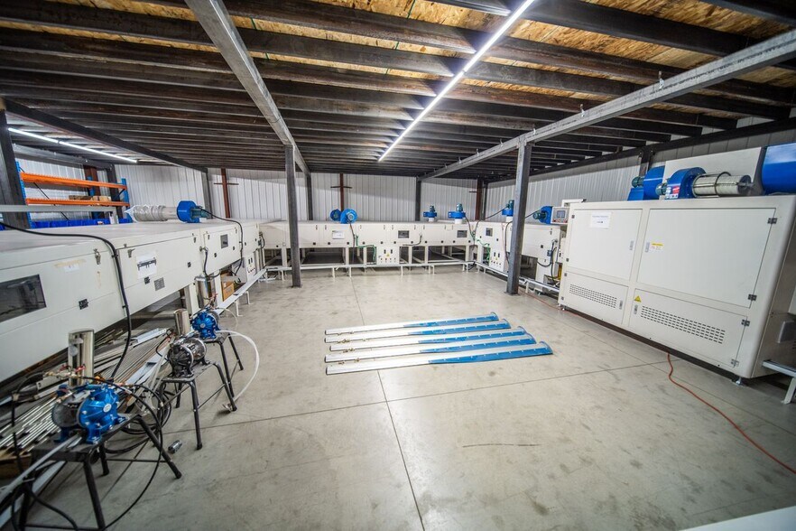 More Photos Of 1820 14th St NW, Rochester Flex For Lease
