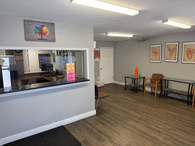 More Photos Of 7009 N Armenia Ave, Tampa Freestanding For Lease