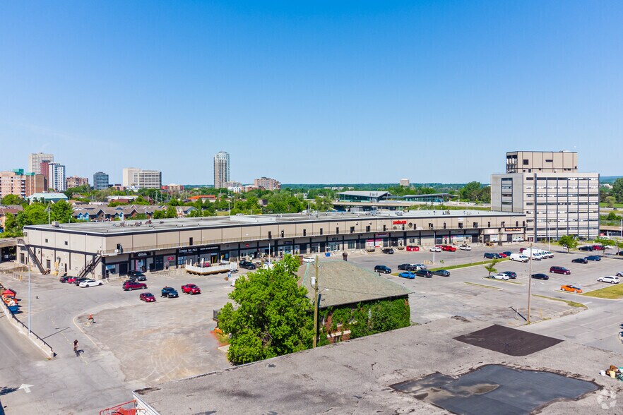More Photos Of 250 City Centre Ave, Ottawa Unknown For Lease