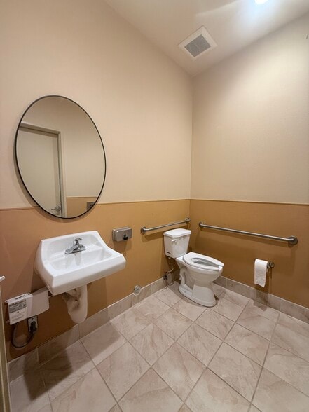 More Photos Of 45090 Golf Center Pky, Indio Warehouse For Sale