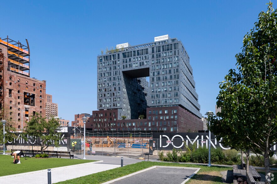 More Photos Of 325 Kent Ave, Brooklyn Apartments For Lease