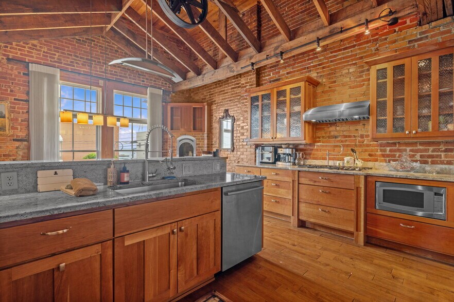 More Photos Of 201-207 N Water St, Elizabeth City Storefront Retail Residential For Sale