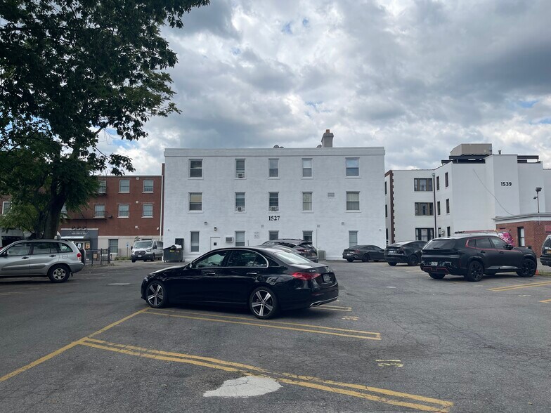 More Photos Of 1527 Franklin Ave, Mineola Office For Lease