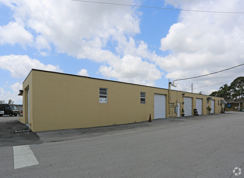 Primary Photo Of 1158-1172 NE 24th St, Wilton Manors Warehouse For Lease