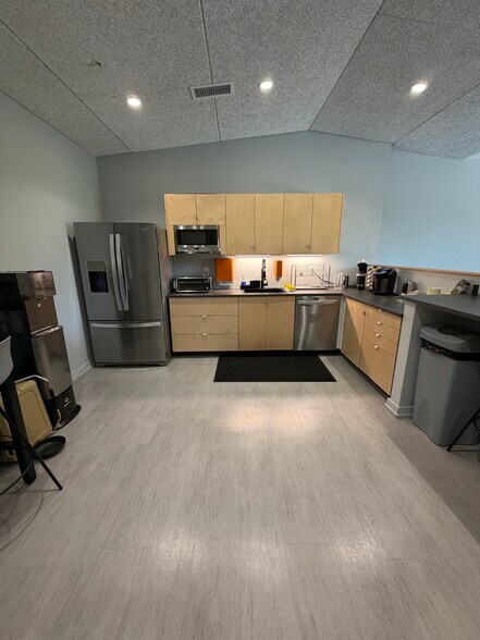 More Photos Of 3140 Moon Station Rd, Kennesaw Warehouse For Lease
