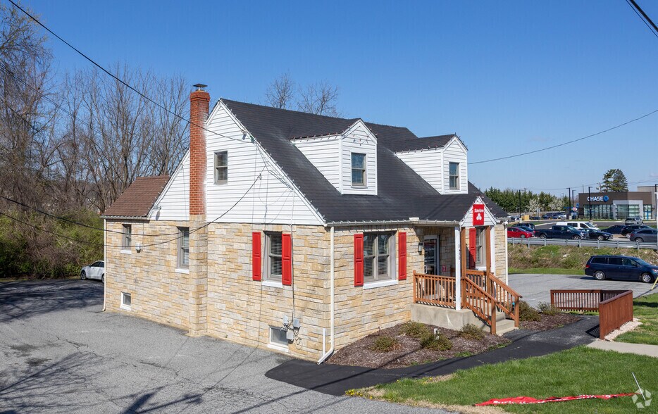 Primary Photo Of 2430 York Rd, Timonium Office For Sale