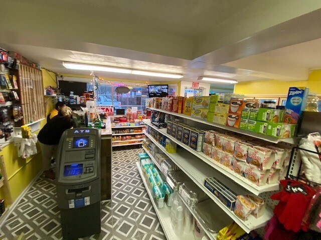 More Photos Of 122 N Main St, Norwich Storefront Retail Residential For Lease