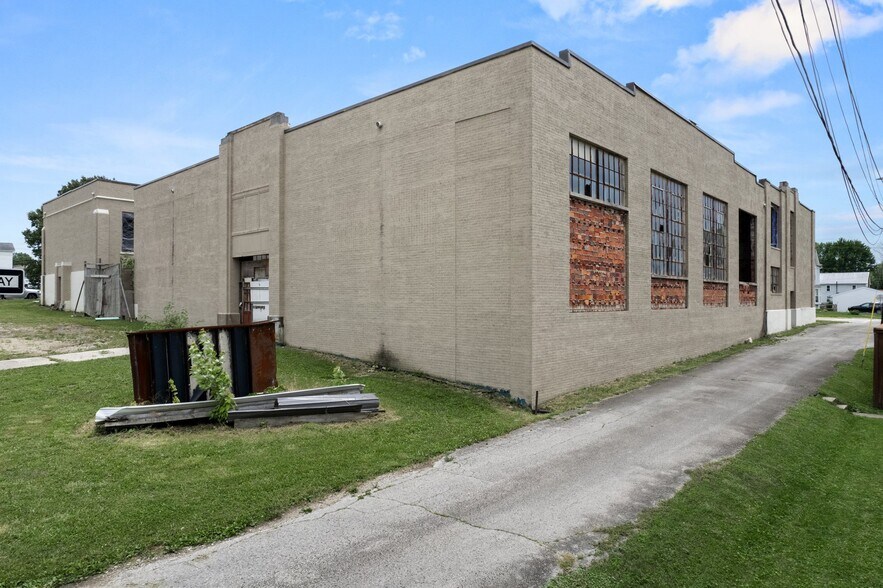 More Photos Of 200 S Green St, Georgetown Loft Creative Space For Sale