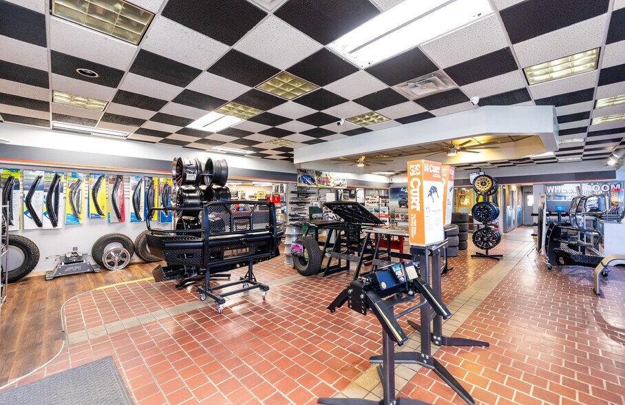 More Photos Of 447 Ossie Davis Pky, Waycross Auto Dealership For Sale