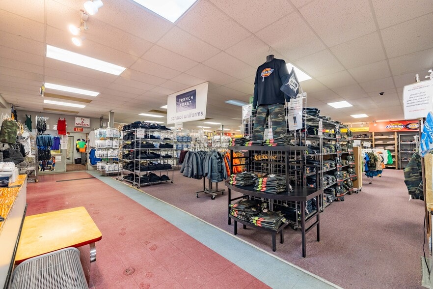 More Photos Of 1200 Trumbull St, Detroit Warehouse For Sale