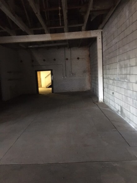 More Photos Of 1526 S Centre St, San Pedro Warehouse For Sale