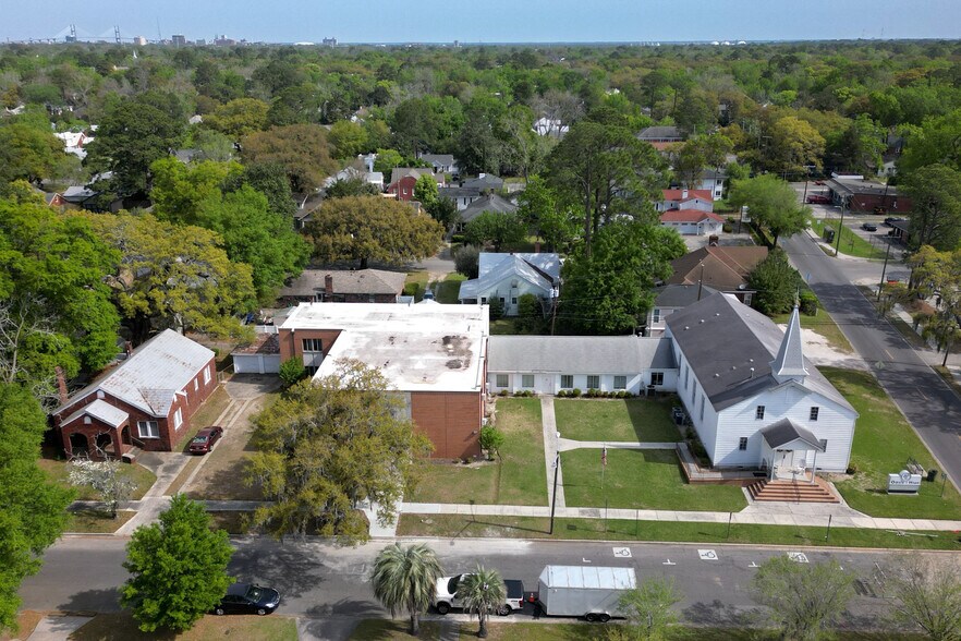 Primary Photo Of 728 E 55th St, Savannah Religious Facility For Sale